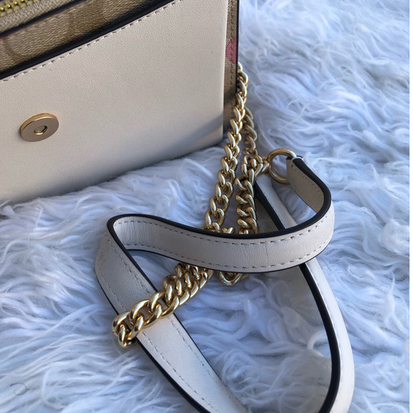 Last one COACH MINI KLARE CROSSBODY IN SIGNATURE CANVAS WITH HEART PRINT - Picture 12 of 12